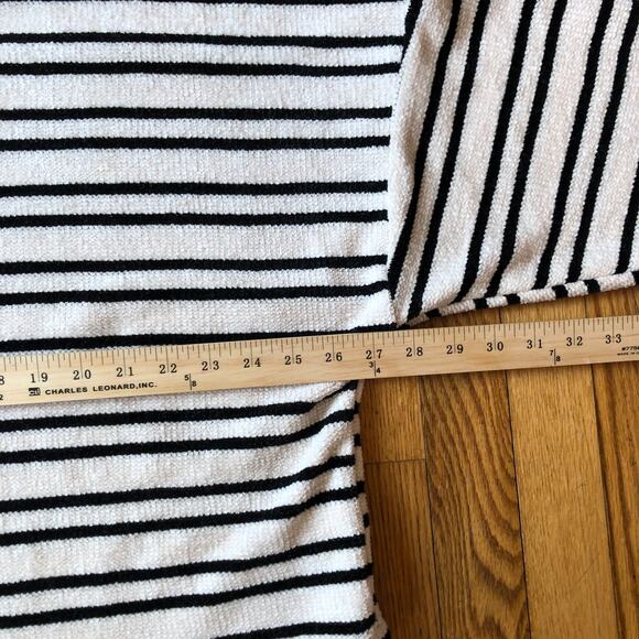 Paper Crane NWOT Black White Striped Pullover Sweater Size L - Picture 4 of 7